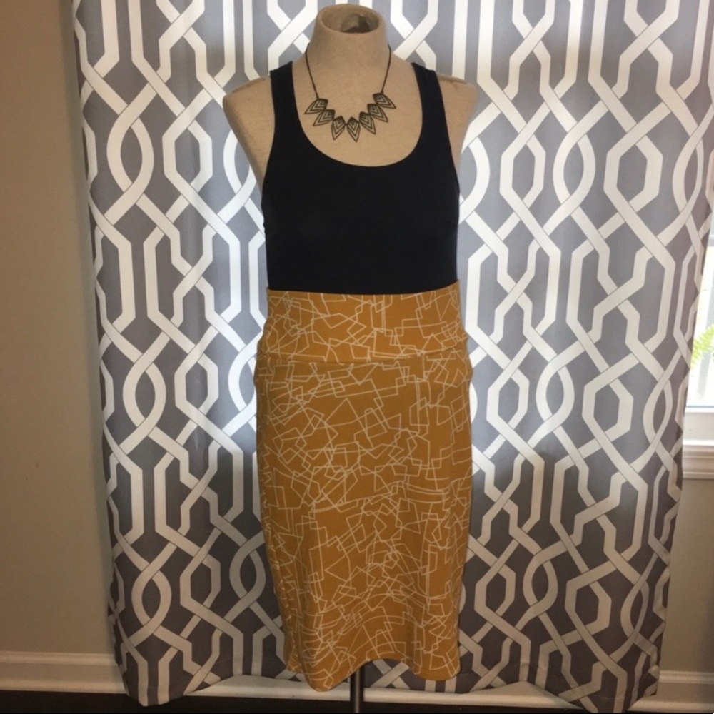 Cute Pencil-Style Skirt w Stretch!